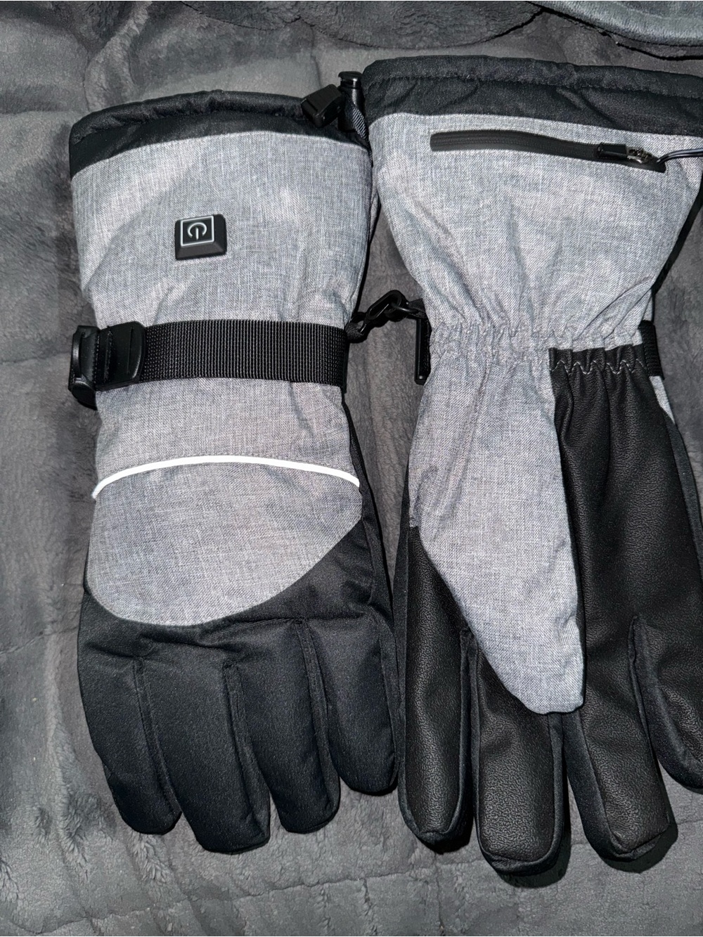 Heated winter gloves